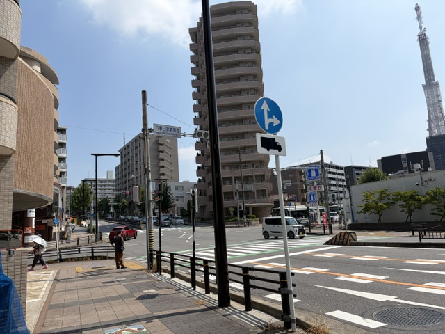八事日赤病院北交差点